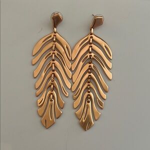 Kendra Scott Elegant Gold Leaf Drop Earrings